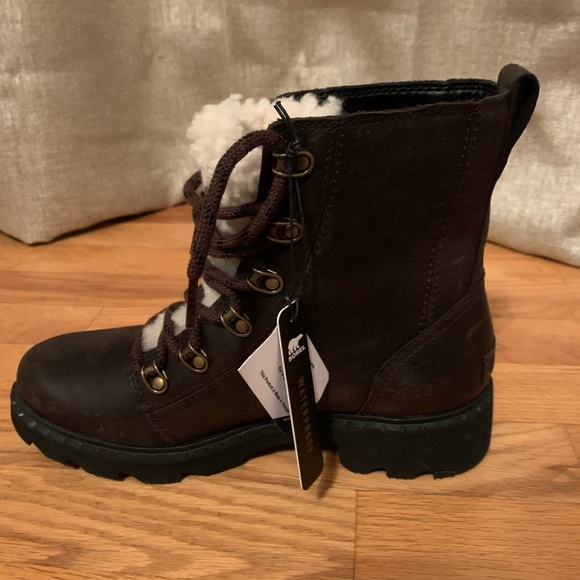 Women’s SOREL Lennox Lace Cozy Boots - Picture 4 of 5